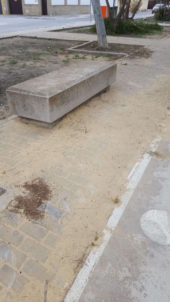 Pintores en Cádiz trabajando en interiores de una vivienda reformada